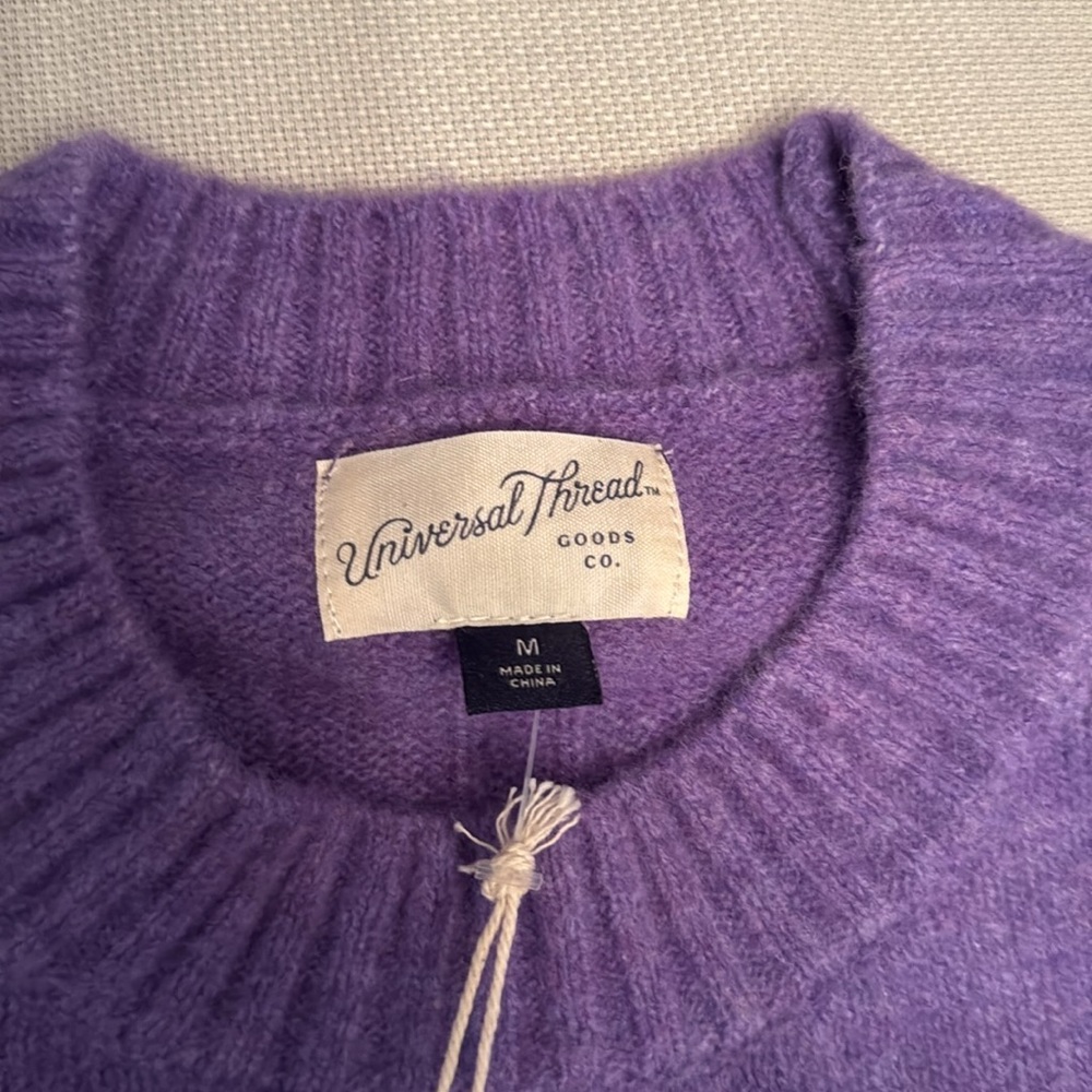 NWT Universal Threads Women's Purple Sweater size M - Picture 2 of 4